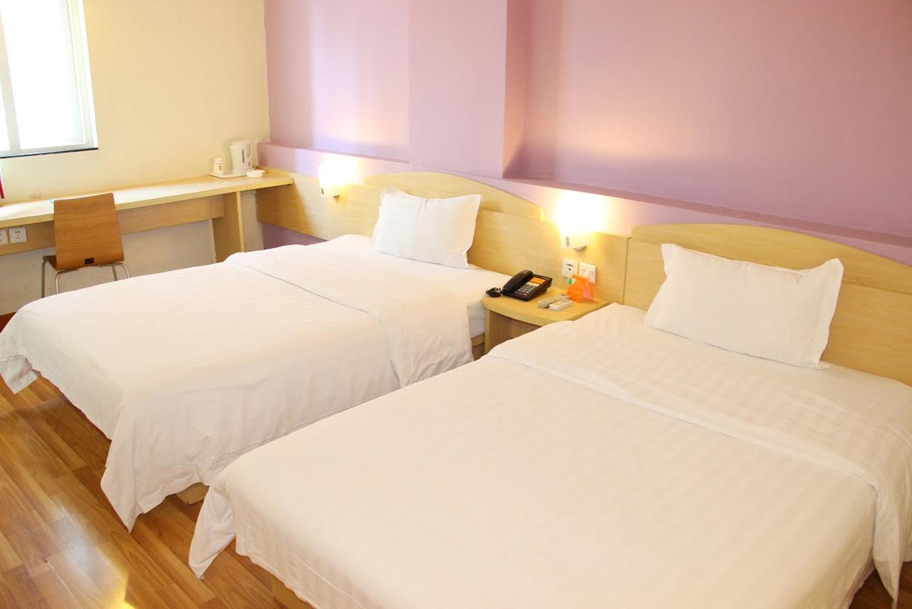 7Days Inn Xianning Hot Spring Pedestrian Street Shopping Park Exterior foto